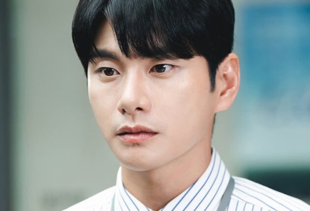 김고은한테 굿 한번 받아야 할 것 같은 이이경