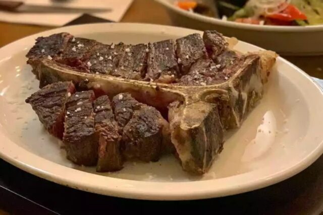 씹자마자 육즙 터지는 놀라운 세계, 스테이크 맛집 BEST5