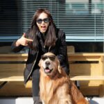 문정희, 반려견 ‘마누’와 선글라스 맞춰 쓰고 카페 나들이…”걷다가.. 시원한 거 한잔♡”