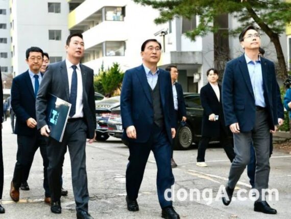 윤영준 현대건설 대표, 여의도 한양 재건축 현장 방문