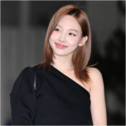 트와이스 나연 공항패션 루이비통 신상 가방 알바 백팩 가격은?