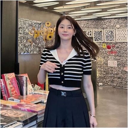 한지혜 데일리룩 미우미우 단가라 반팔 니트 가디건 가격은?
