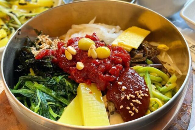 다채로운 재료가 모여 하나의 예술이 되는 비빔밥 맛집 BEST5