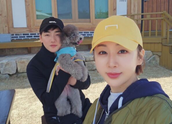 한영♥박군 부부, 반려견 ‘오월이’와 문경 여행…”이번엔 한옥집이다~”
