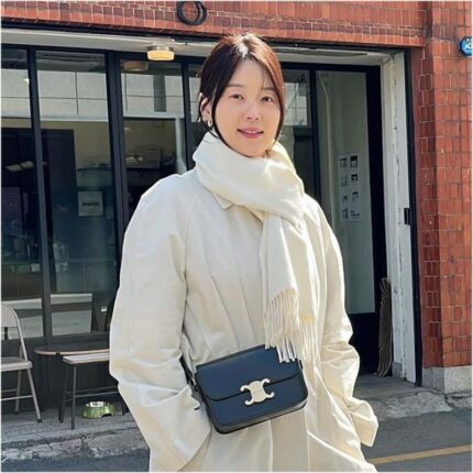 한지혜 데일리백 셀린느 트리오페 가방 트렌치코트 코디랑 딱이야