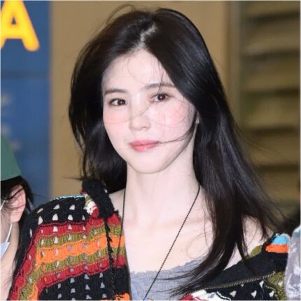 하와이에서 귀국한 한소희 공항패션 10만원대 후드집업 크로셰 니트 가디건 브랜드는?