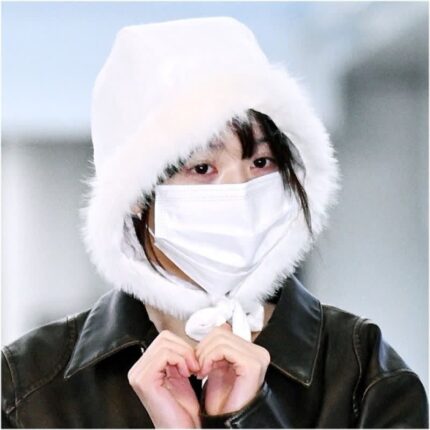 장원영 공항패션 신상 미우미우 가방 발레리나 슈즈 가격은?