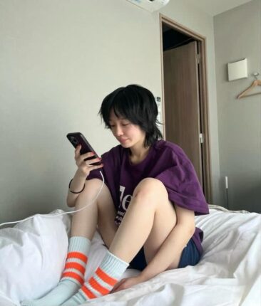 힙하다고 난리난 박규영 티셔츠