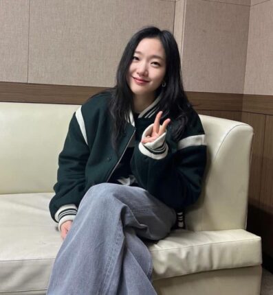 취향저격! 김고은 바시티자켓 야구점퍼 어디꺼?