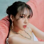 ‘밤양갱’으로 음원 올킬, 양갱 모델까지 된 음지의 아이유
