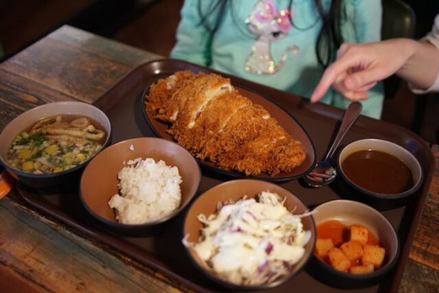 일산돈까스 맛집 푸짐한 생돈까스랑 냉면