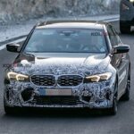 “8세대 업데이트 예고?! 절벽을 가로지르는 압도적 비주얼!” BMW 3