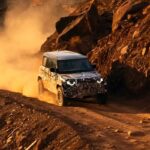 “BMW V8 엔진으로 무장한 랜드로버 디펜더 Octa 플래그십 티저