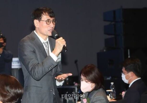 떠나는 홍은택, “정신아 대표, 카카오 미래지향적 혁신 이룰 것”