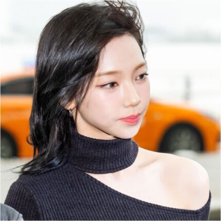 시크한 올블랙 카리나 공항패션 토트백 신상 프라다 가방 가격은?