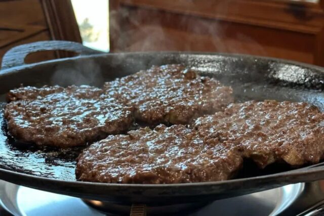 단짠의 맛으로 외국인들도 사랑하는 K-푸드, 떡갈비 맛집 BEST5
