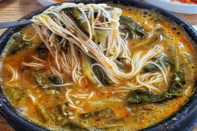 얼큰하게 끓여내어 눅진함이 기가 막힌 어탕국수 맛집 BEST5