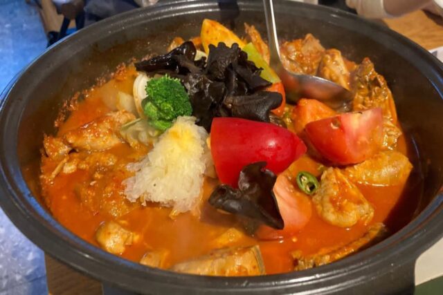 ‘한국인의 소울푸드’ 흰쌀밥 제대로 부르는 닭볶음탕 맛집 BEST5