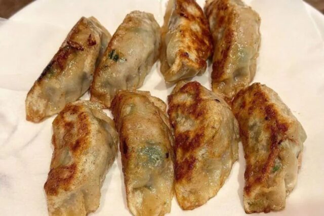 ‘육즙 가득!’ 피가 도톰해서 씹는 맛이 살아 있는 만두 맛집 BEST5
