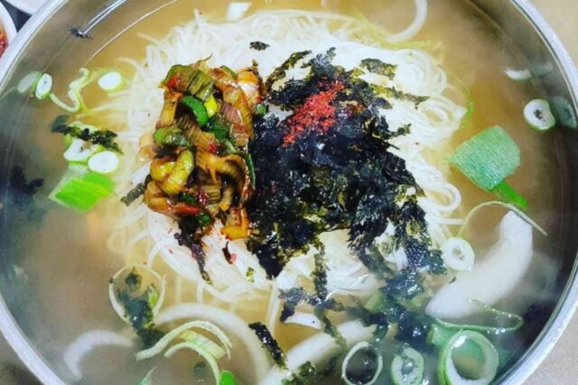 푸짐한 양이 매력! 소박하지만 든든하게 먹을 수 있는 국수 맛집 BEST5