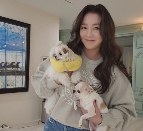 이소연, 반려견 ‘제니♥순이’와 찰칵!…”울 애기들이랑”