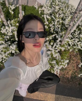 [연예인패션] SNS를 휩쓴 벚꽃놀이룩 모음