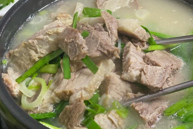 주린 배를 든든하게 채워 줄 국밥 맛집 BEST5