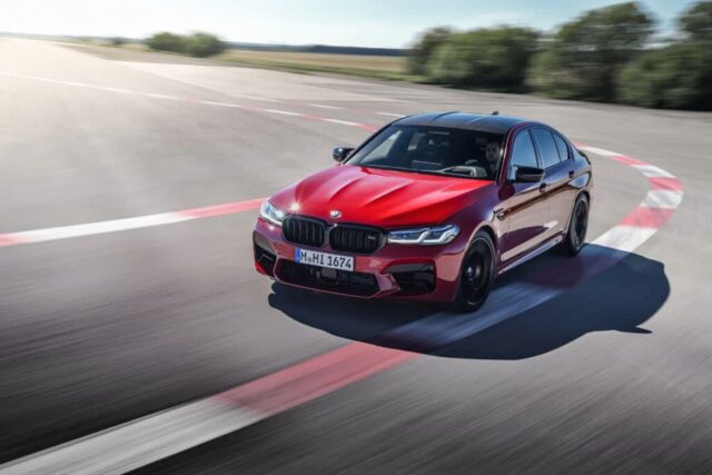 “무려 4대…” 뛰어난 성능 자랑하는 BMW 엔진, 이게 왜 여기에?