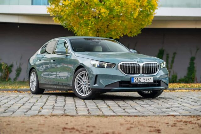 “이대로 무너지나…” 추락하고 있는 벤츠, 상승세 탄 BMW, 대체 이게 무슨 일?