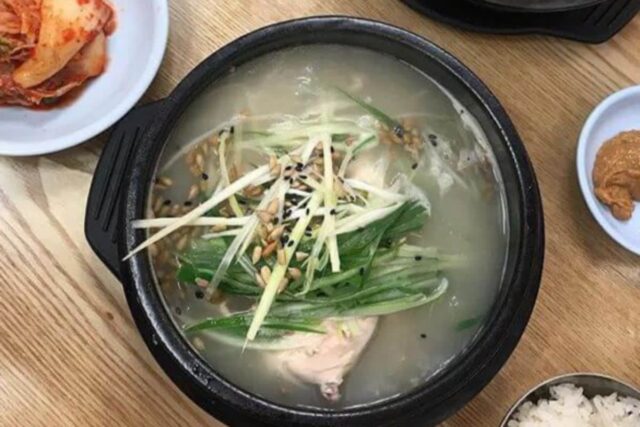 감칠맛 넘치는 맑은 국물, 닭 요리 맛집 BEST5