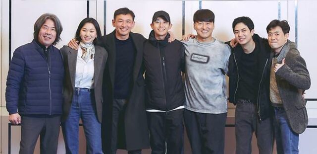 류승완 감독이 19년 만에 받은 칸 영화제 초청장?