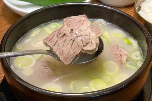 푹 고아진 뽀얀 국물과 밥 한공기가 주는 든든함, 설렁탕 맛집 BEST5