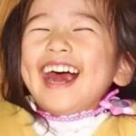 훗날 맑눈광으로 성장하는 해맑은 소녀