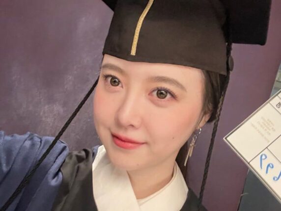 대학교 20년만에 졸업한다는 최우등생