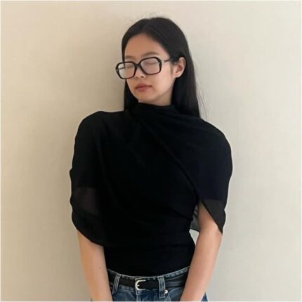 긱시크 안경 제니 패션 속 두가지 샤넬 가방 샤넬미니백 정보