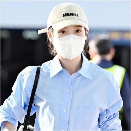 아이유 공항패션 알렉산더왕 크롭 블루 셔츠 & 캔버스백 가격은?
