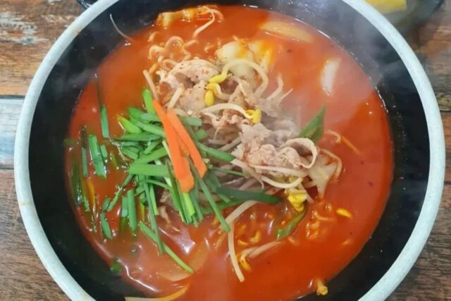 이 시간에 이거 보면 못 참을텐데? 군침도는 라면 맛집 BEST5