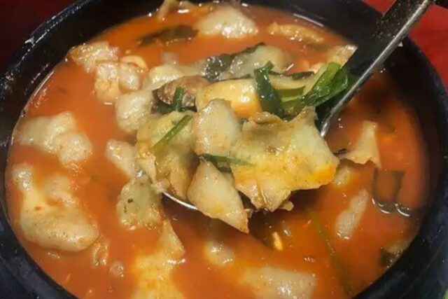 ‘쫀득쫀득’ 찰진 식감이 우수한 수제비 맛집 BEST5