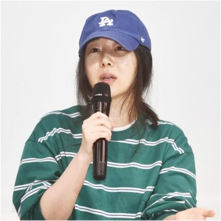 대혼란 속 스트라이프 티셔츠 완판시킨 민희진 옷 초록색 긴팔티 브랜드는?