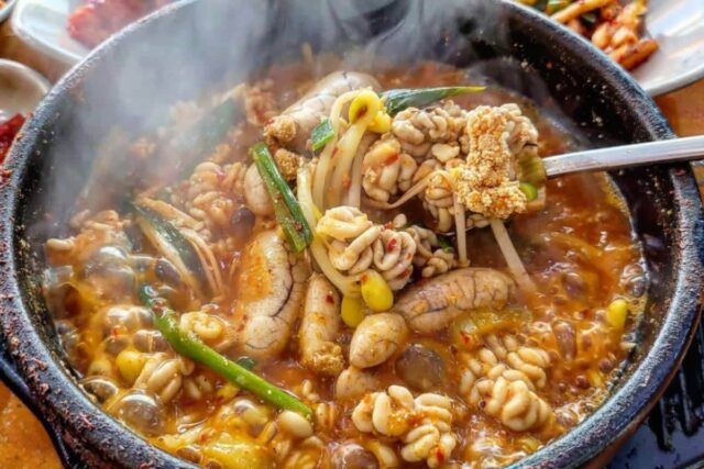 빨갛고 칼칼한 국물에 고소한 맛의 생선 알이 듬뿍! 알탕 맛집 BEST5