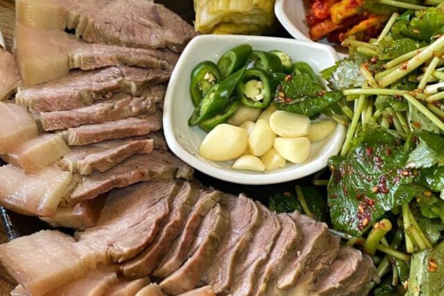 파릇파릇하게 새싹이 돋아나는 지금 가야할 등산로 맛집 BEST5