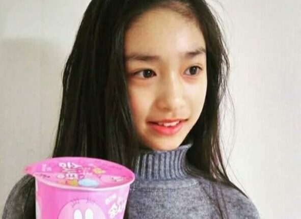 너무 예뻐서 한효주에게 거리에서 뽀뽀 받았던 세살 아기