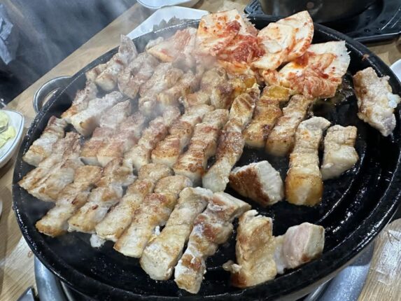 양재동에서 삼겹살을 먹는다면 삽겹사랑
