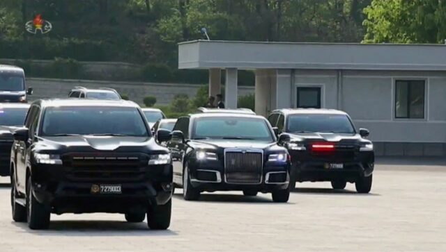 “대북제재 먹는건가요?!” 김정은, 일본 도요타 SUV 6대 동반 등장