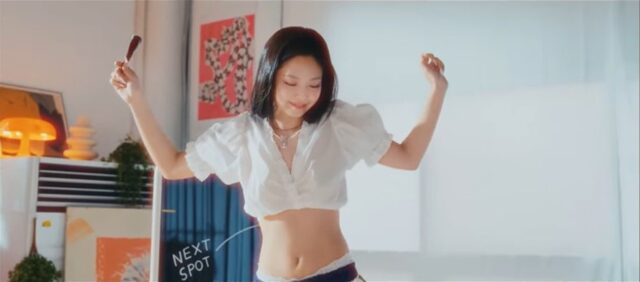 약속 있는 날 입기 좋은 반팔블라우스 zip