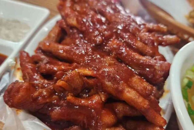 스트레스 받을 때 생각나는 맵싹한 그 맛! 닭발 맛집 BEST5