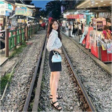 박신혜 대만 여행룩 에르메스 스트랩 샌들 여자 샌들추천