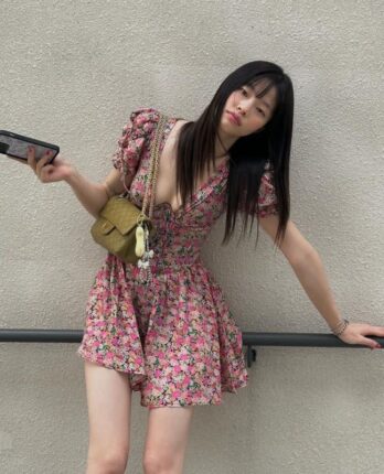 요정 비주얼, 꽃무늬 원피스 스타일링 zip