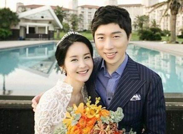 ‘황제’라고 불린 그가 혼인신고 5년 뒤 어버이날에 결혼식 한 이유