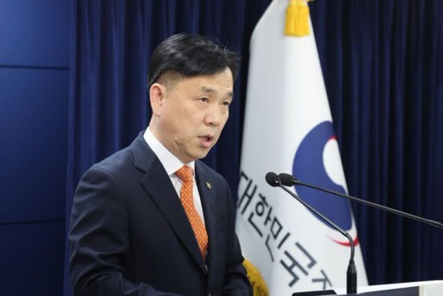 “라인사태, 네이버 입장 존중한 것” 진화…네이버 “정부 배려 감사”